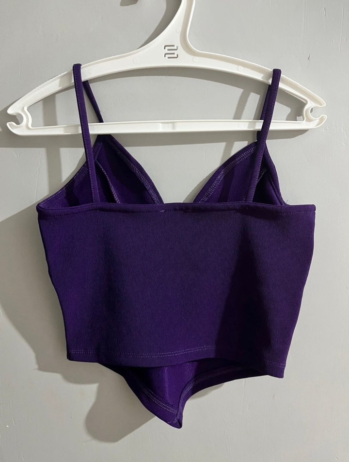 Mor V Yaka İnce Askılı Crop Top - Görsel 2