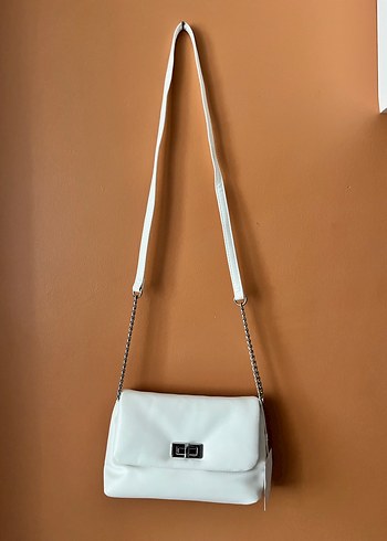 Bershka Zincir Detaylı Beyaz Deri Kadın Çanta - Görsel 2