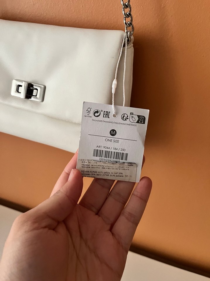 Bershka Zincir Detaylı Beyaz Deri Kadın Çanta - Görsel 4