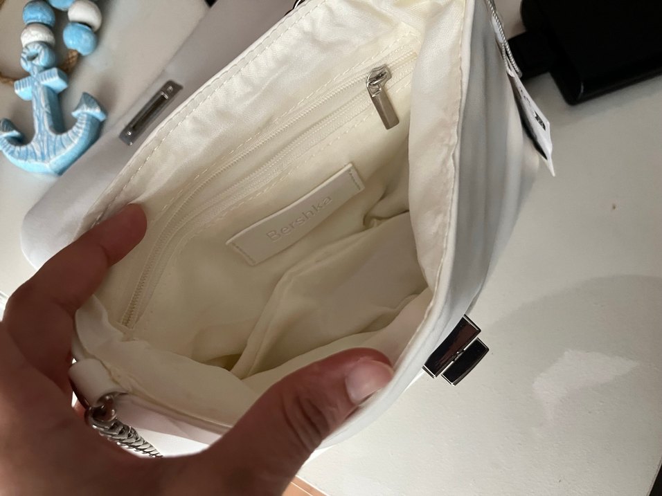 Bershka Zincir Detaylı Beyaz Deri Kadın Çanta - Görsel 3