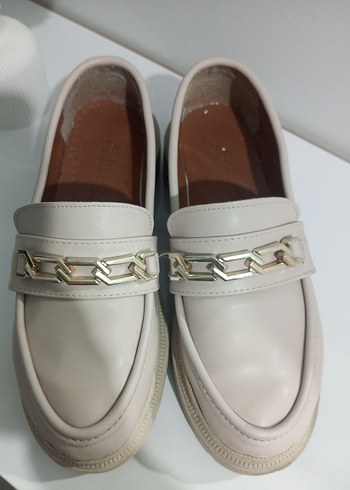 Zara Zincir Detaylı Beyaz Platform Topuklu Kadın Loafer