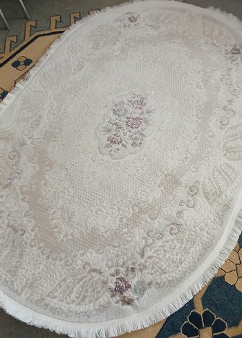  Beden İşlemeli Beyaz Oval Halı