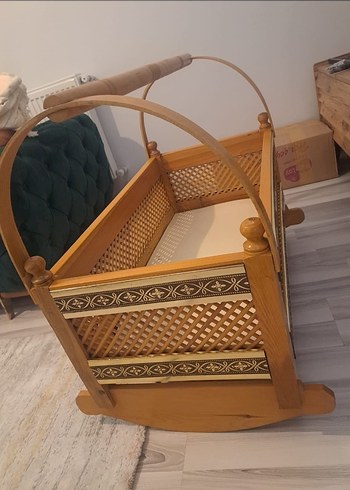 Parlak Altın Renkli Beşik - Görsel 4