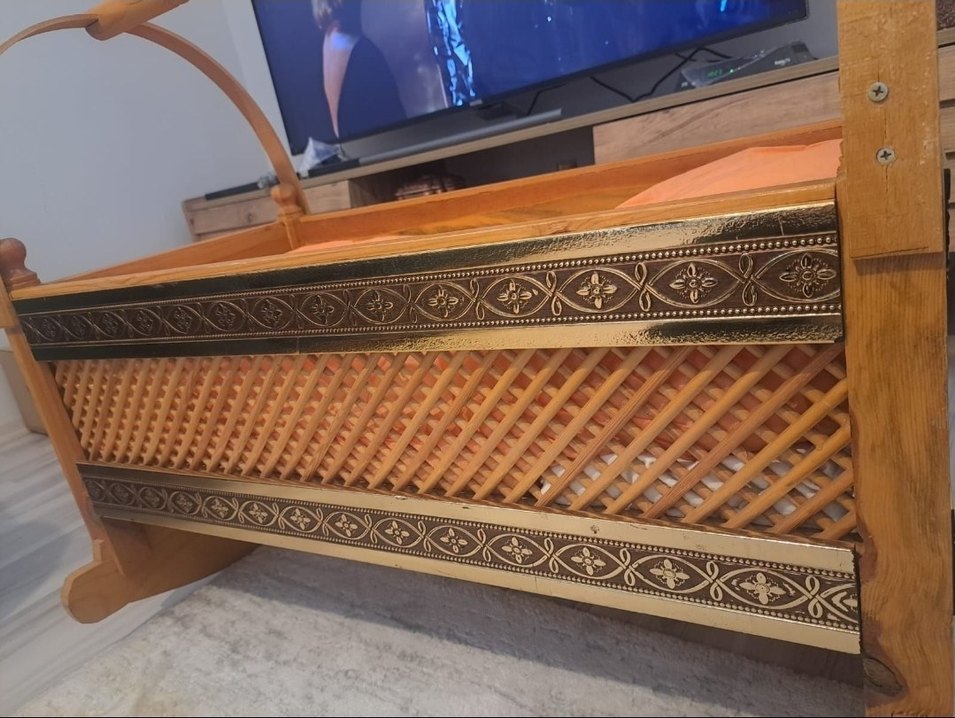 Parlak Altın Renkli Beşik - Görsel 3