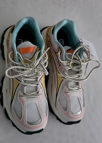 Bershka Çok Renkli Bağcıklı Kadın Spor Ayakkabı - Görsel 2