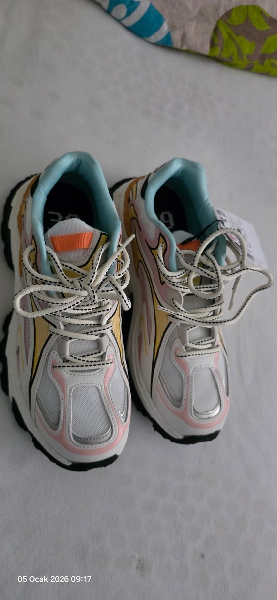 Bershka Çok Renkli Bağcıklı Kadın Spor Ayakkabı - Görsel 2