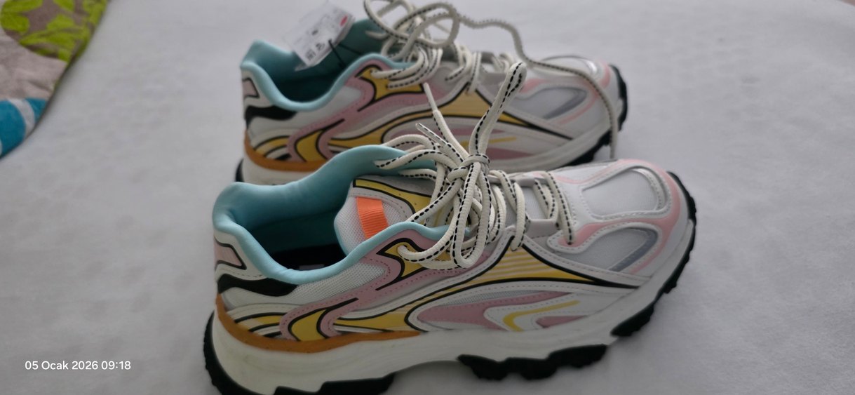 Bershka Çok Renkli Bağcıklı Kadın Spor Ayakkabı - Görsel 4