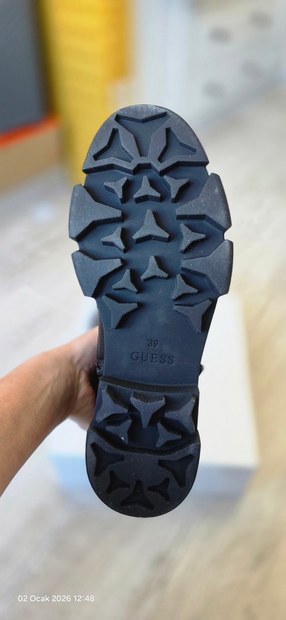 #GUES Siyah Deri Yüksek Topuklu Kemerli Bot - Görsel 2