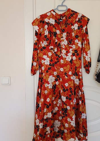Turuncu Çiçek Desenli Uzun Kadın Elbise - Görsel 7