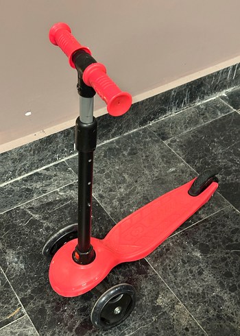 Pembe Renkli Çocuk Scooterı