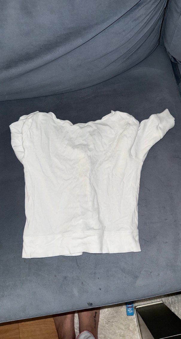 Minimal Beyaz V Yaka Üç Çeyrek Kollu Bluz — görsel 2/3