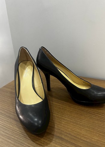 Klasik Siyah Kadın Stiletto Topuklu Ayakkabı