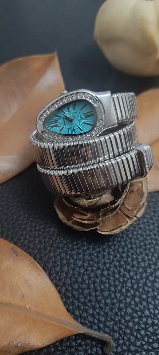 Turkuaz Rengi Bvlgari Yılanlı Taşlı Bayan Saati - Görsel 5