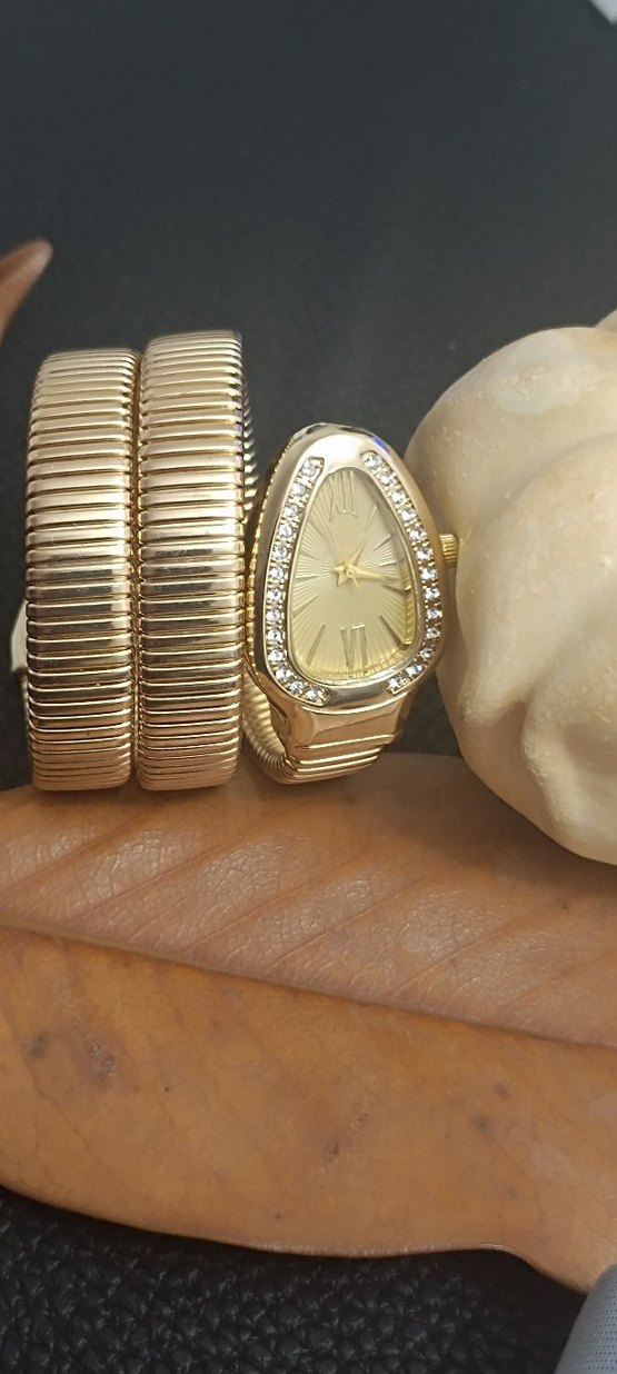 Altın Renkli Bvlgari Yılan Model Taşlı Kadın Bileklik Saat - Görsel 3