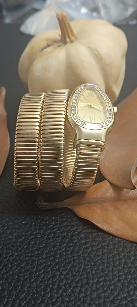 Altın Renkli Bvlgari Yılan Model Taşlı Kadın Bileklik Saat - Görsel 4