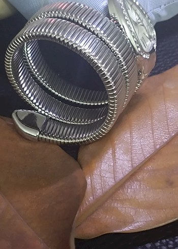 Bvlgari Yılan Model Taşlı Kemerli Gri Kadın Kol Saati - Görsel 3