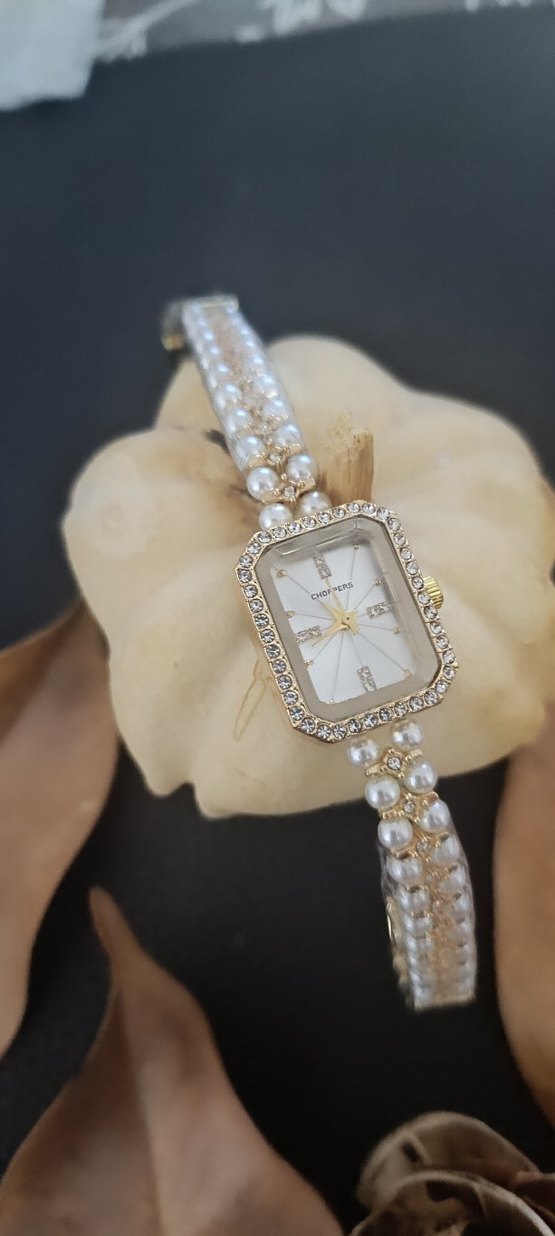 İnci Detaylı Full Taşlı Altın Renk Kadın Kol Saati - Görsel 4