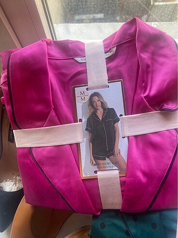 Victoria secret orjinal pijama takımı etiketli