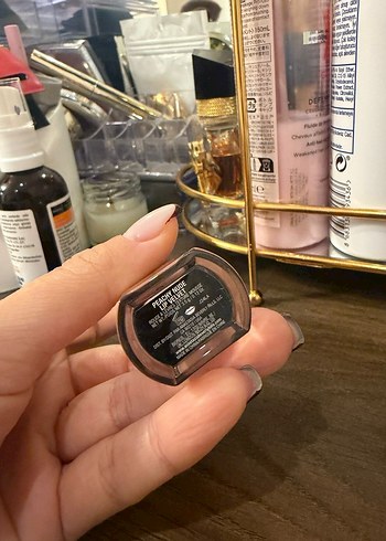 Anastasia Beverly Hills Bej Parlak Dudak Parlatıcısı - Görsel 2