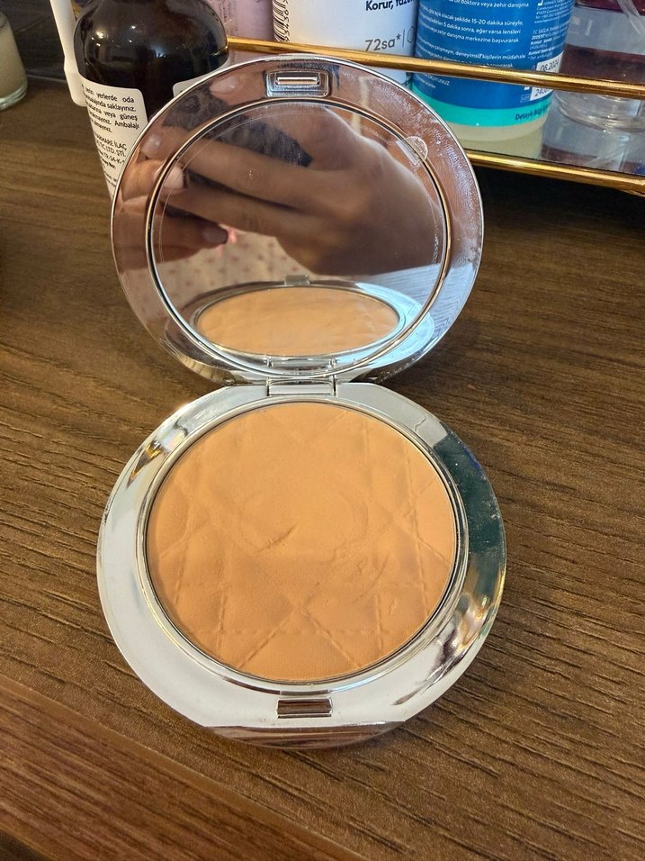 Dior Bej Parlak Pudra - Görsel 2