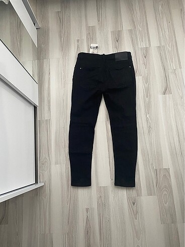 32 Beden siyah Renk ZARA Skinny Fit Jean