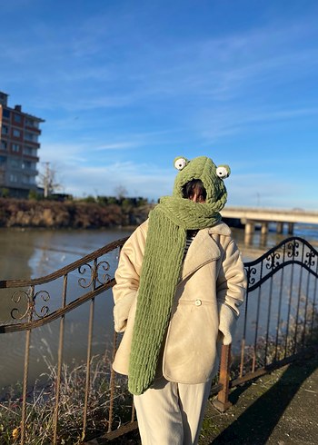 Örgü Kurbağa Temalı Kapüşonlu Atkı - Görsel 2