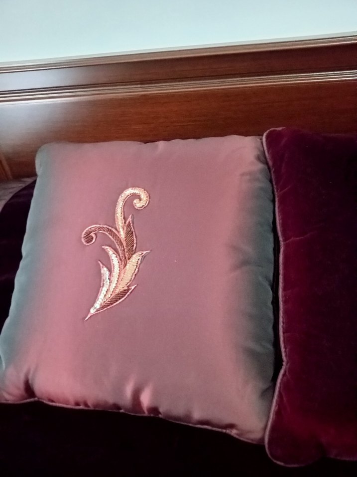 Bordo Nakışlı Yatak Örtüsü Seti - Görsel 5