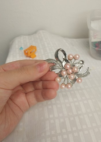 Pembe Boncuklu Vintage Çiçekli Broş