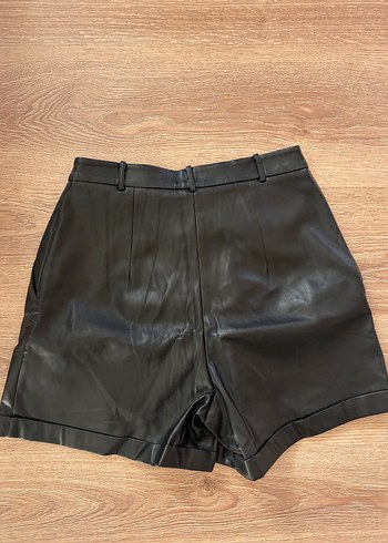 Vakkorama Siyah Deri Mini Şort - Görsel 3