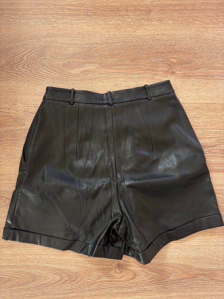 Vakkorama Siyah Deri Mini Şort - Görsel 3