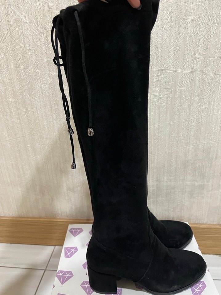 Siyah Süet Dizüstü Topuklu Çizme - Görsel 2