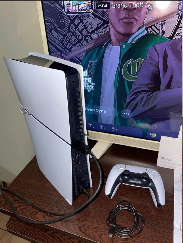 PlayStation 5 Konsol, 2 Kontrolcü ve Oyunlar - Görsel 4