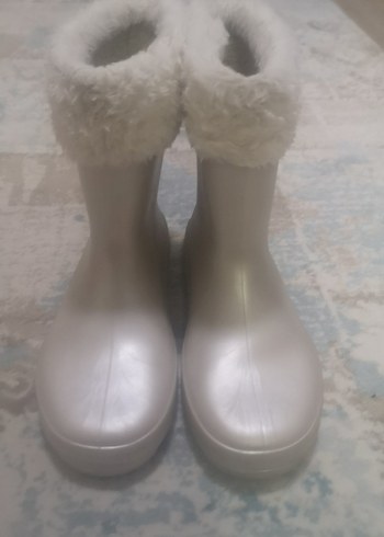 LC Waikiki Kız Çocuk Beyaz Kürklü Bot
