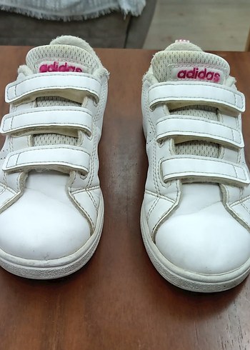 Beyaz Adidas Kız Çocuk Spor Ayakkabı