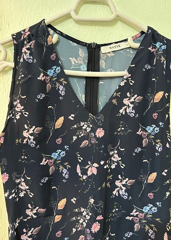 Batik Lacivert V Yaka Midi Elbise