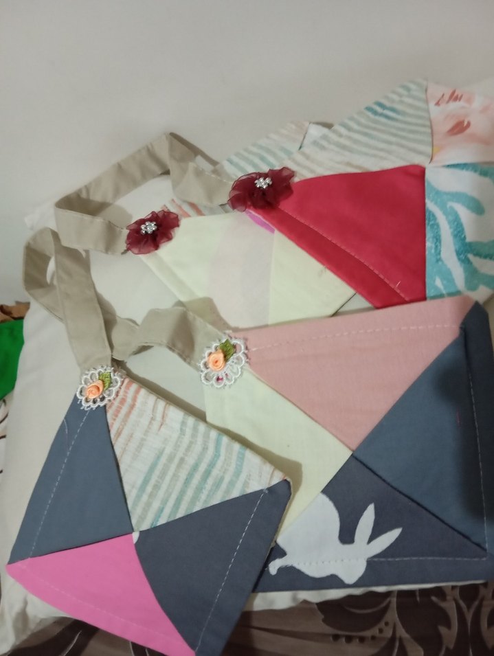 Çiçek Desenli Renkli  tutacaklar 3adet - Görsel 2