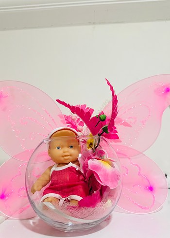 Pembe Kanatlı Bebek ve Çiçekli Dekoratif Set