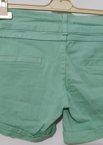 Düğmeli Yeşil Mini Kadın Şort - Görsel 2
