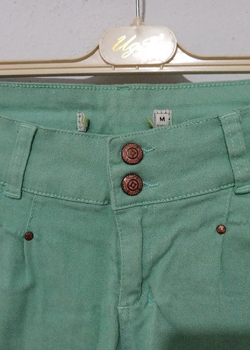 Düğmeli Yeşil Mini Kadın Şort - Görsel 3