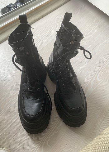 Siyah Deri Gotik Platform Topuklu Botlar