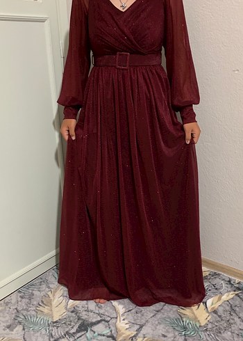 Bordo Kuşaklı Uzun Abiye Elbise