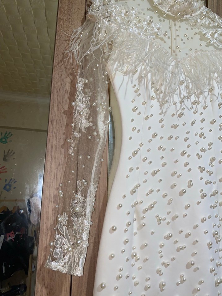 Uzun Tül Kollu Beyaz İnci İşlemeli Kadın Kısa Abiye Elbise - Görsel 2