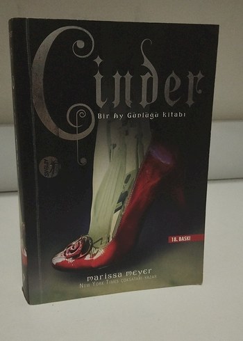 Cinder - Bir Ay Günlüğü Kitabı