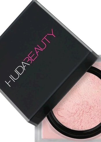 Huda Beauty Açık Pembe Pudra