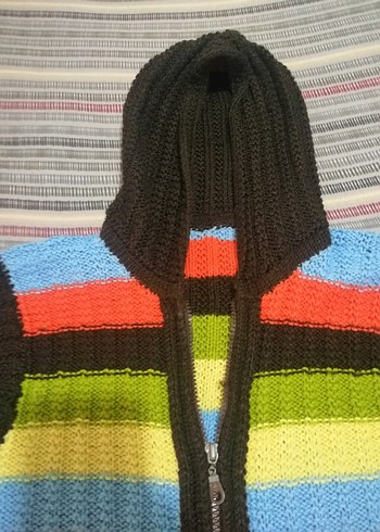 Renkli Kapüşonlu Kolsuz Örgü Kadın Süveter - Görsel 2