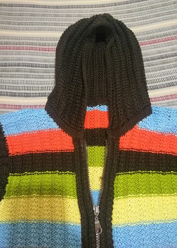 Renkli Kapüşonlu Kolsuz Örgü Kadın Süveter - Görsel 3