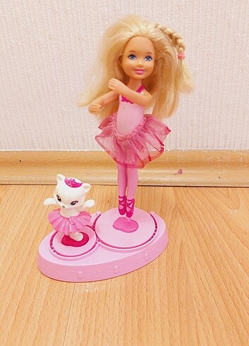 Beden Barbie balerin bebek