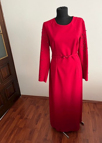 40 Beden Alvina 40 Kemerli Uzun Kırmızı Kadın Elbise