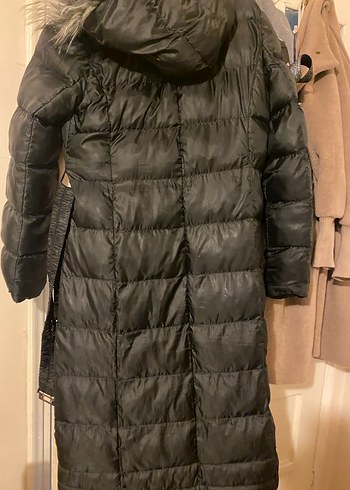 Mizalle marka Kürk Detaylı Siyah Kadın Kışlık Mont - Görsel 3