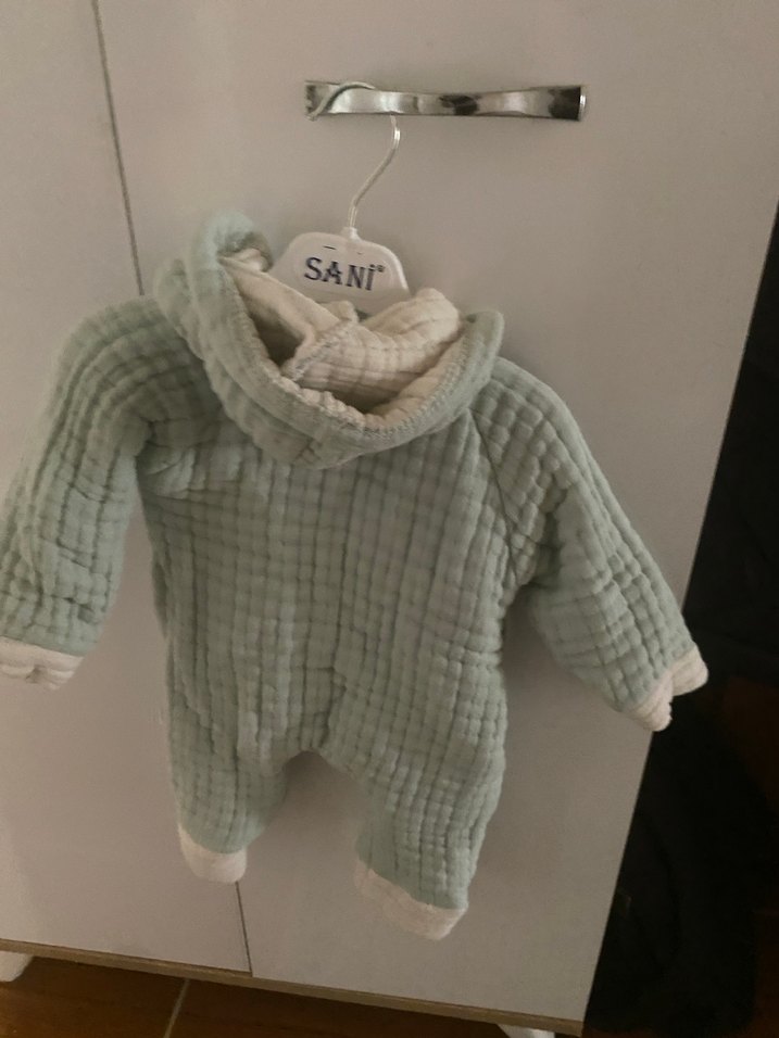 Gri Nakışlı Örgü Bebek Tulumu - Görsel 3